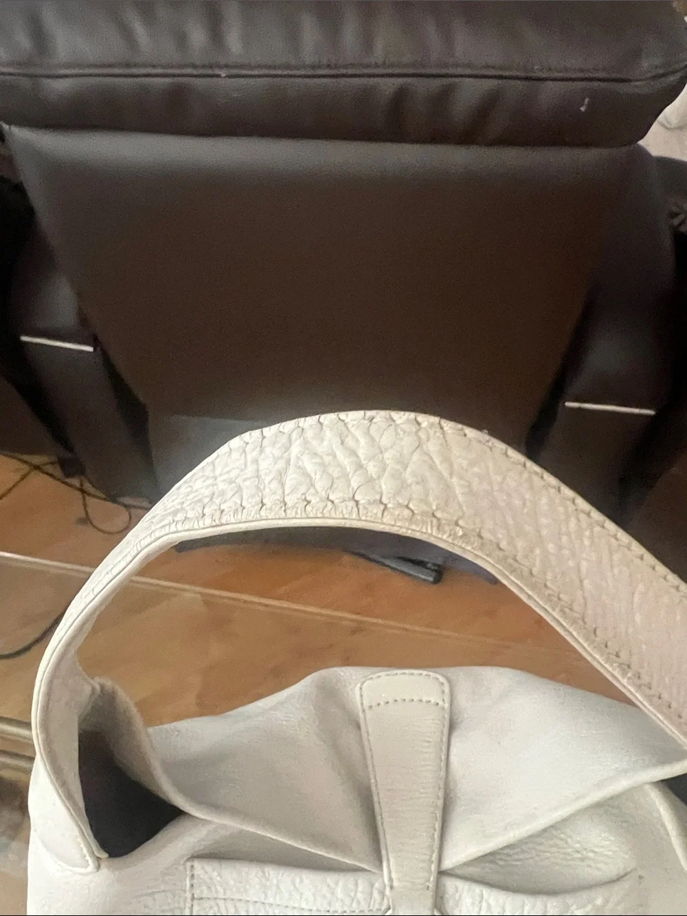 Dooney & Bourke Cream Leather Shoulder Hobo fair condition